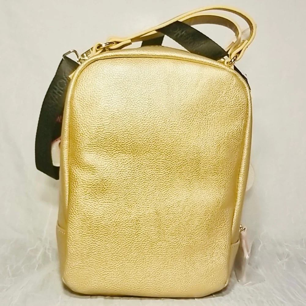 HOT! Betsey Johnson lunch tote!